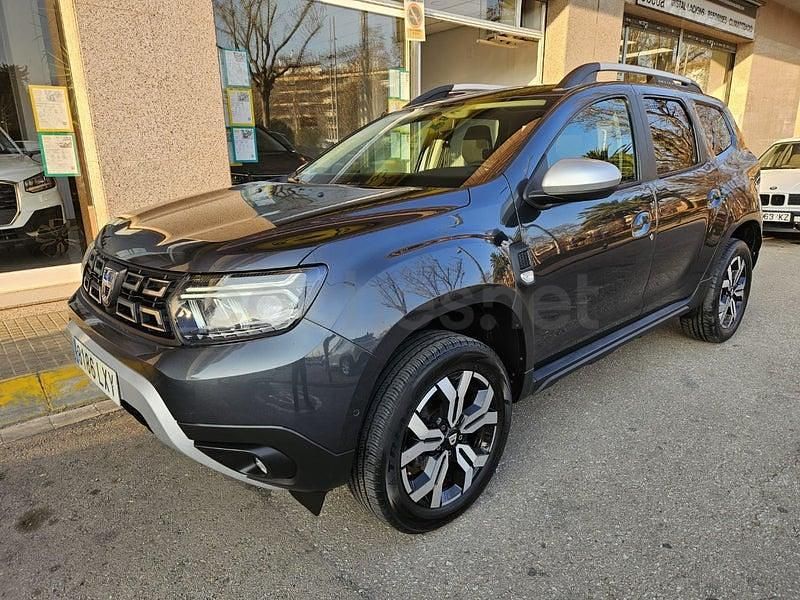 Usado Dacia Duster Prestige 115 CV (84 kW) 2022 Gris / plata SUV