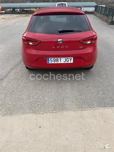 Usado Seat Leon CONNECT 110 CV (80 kW) 2015 Rojo Berlina