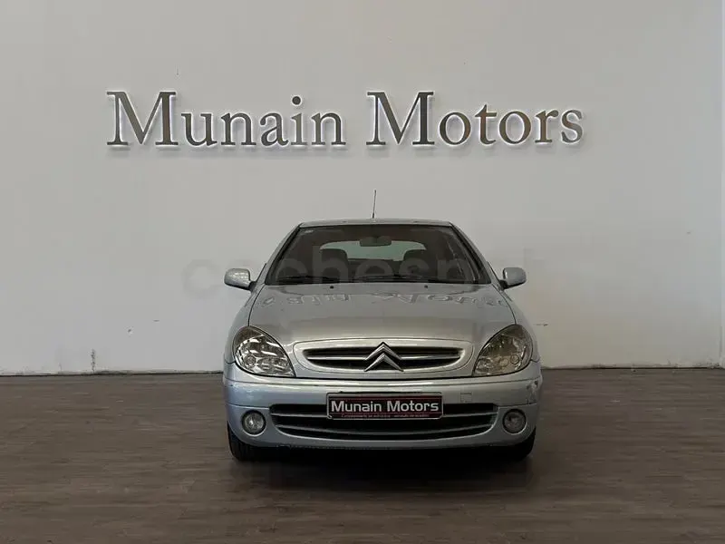 Begagnad Citroën Xsara 90 HK (66 kW) 2004 Grå Sedan