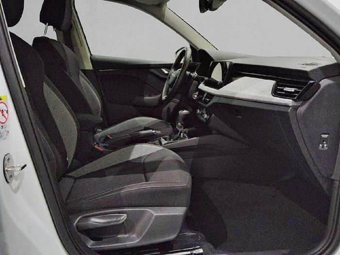 Usado Skoda Kamiq Selection 115 CV (84 kW) 2025 Blanco SUV