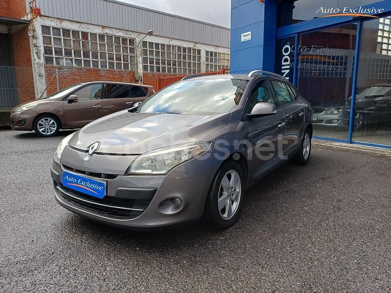 Usado Renault Mégane GrandTour Dynamique 130 CV (95 kW) 2009 Gris / plata Familiar