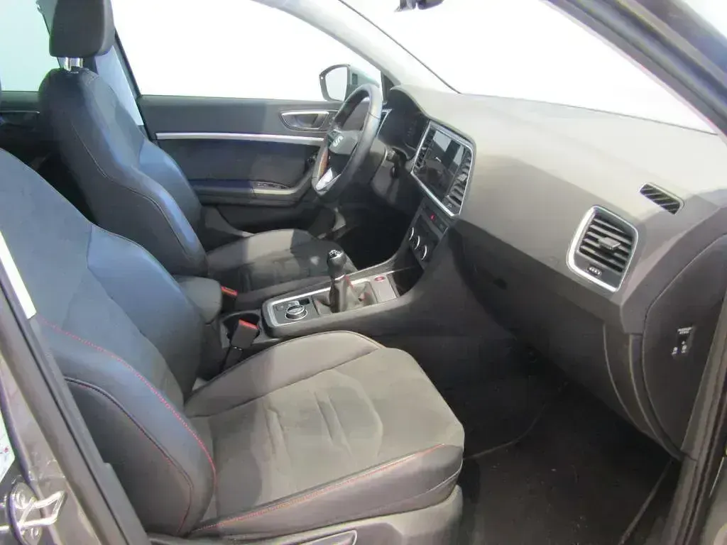 Usado Seat Ateca FR 150 CV (110 kW) 2025 Gris SUV