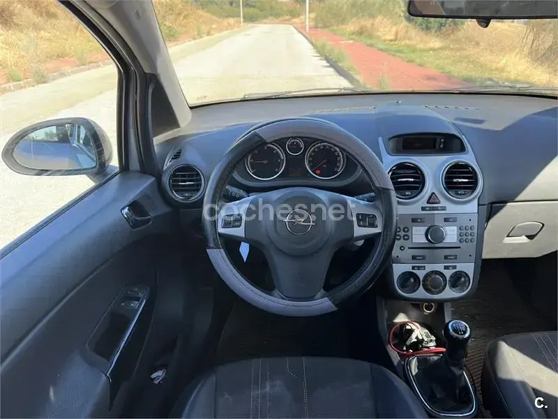 Usado Opel Corsa Selective 75 CV (55 kW) 2012 Gris / plata Utilitario