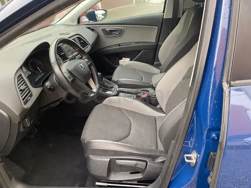 Usado Seat Leon 180 CV (132 kW) 2016 Azul Familiar