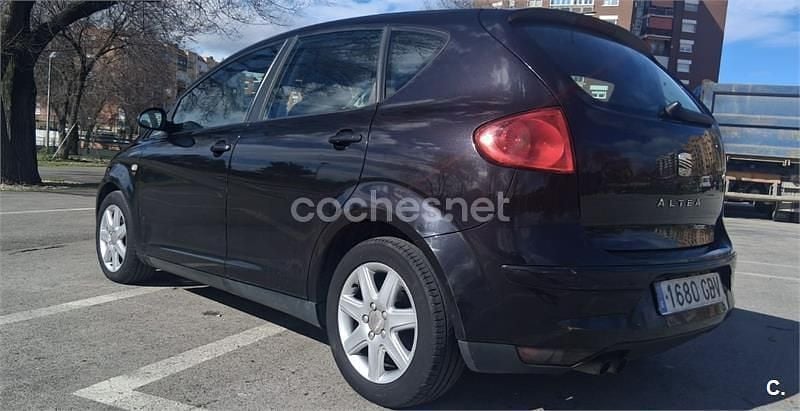 Usado Seat Altea Style 140 CV (102 kW) 2008 Negro Monovolumen