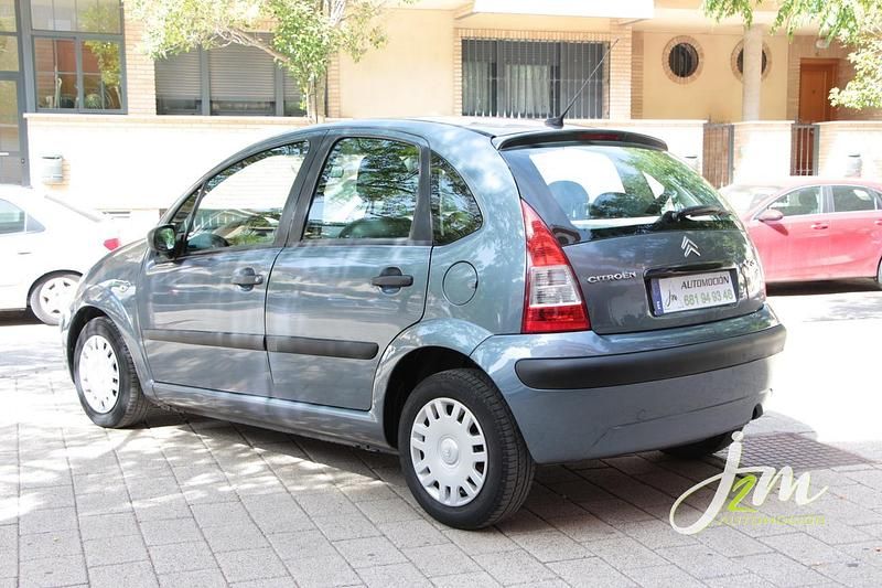 Usado Citroën C3 61 CV (44 kW) 2008 Gris Utilitario