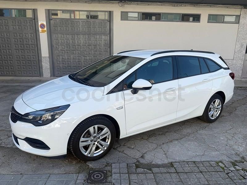Usado Opel Astra GS Line 110 CV (80 kW) 2020 Blanco Familiar