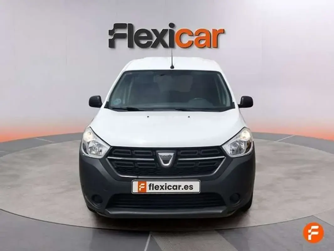 Usado Dacia Dokker Essentiel 95 CV (69 kW) 2021 Blanco Monovolumen