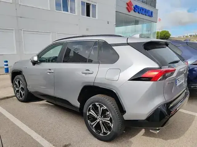 Usado Suzuki Across 306 CV (225 kW) 2023 Gris / plata SUV