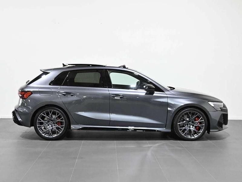 Usado Audi RS3 Sportback Sport 400 CV (294 kW) 2025 Gris Utilitario