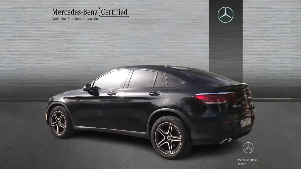 Usado Mercedes GLC220 AMG line 194 CV (142 kW) 2022 Negro obsidiana SUV