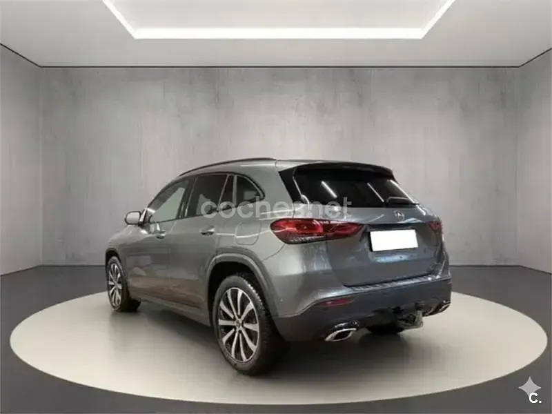 Usado Mercedes GLA250 224 CV (164 kW) 2023 Gris / plata SUV