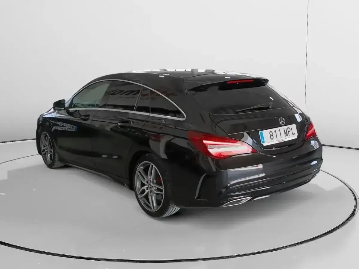 Usado Mercedes CLA200 136 HP (100 kW) 2024 Preto Sedan