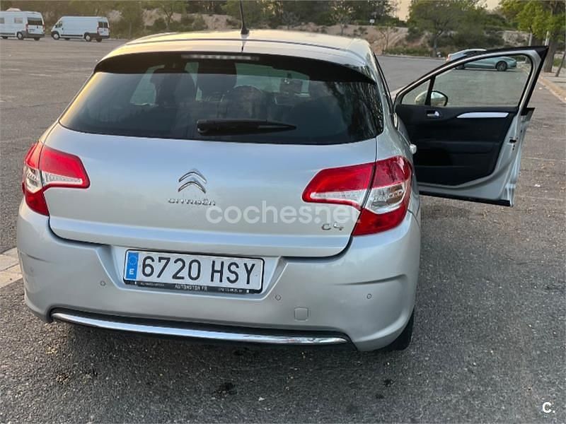 Usado Citroën C4 120 CV (88 kW) 2013 Gris / plata Berlina