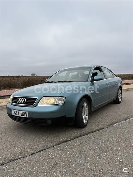 Usado Audi A6 193 CV (141 kW) 2000 Azul Berlina