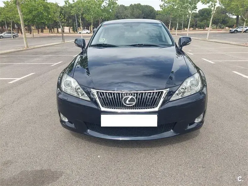 Usado Lexus IS220d 177 CV (130 kW) 2010 Azul Berlina