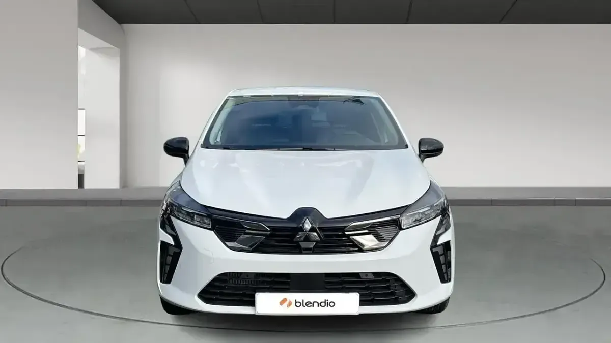 Nuevo Mitsubishi Colt Motion 90 CV (66 kW) 2025 Blanco Utilitario