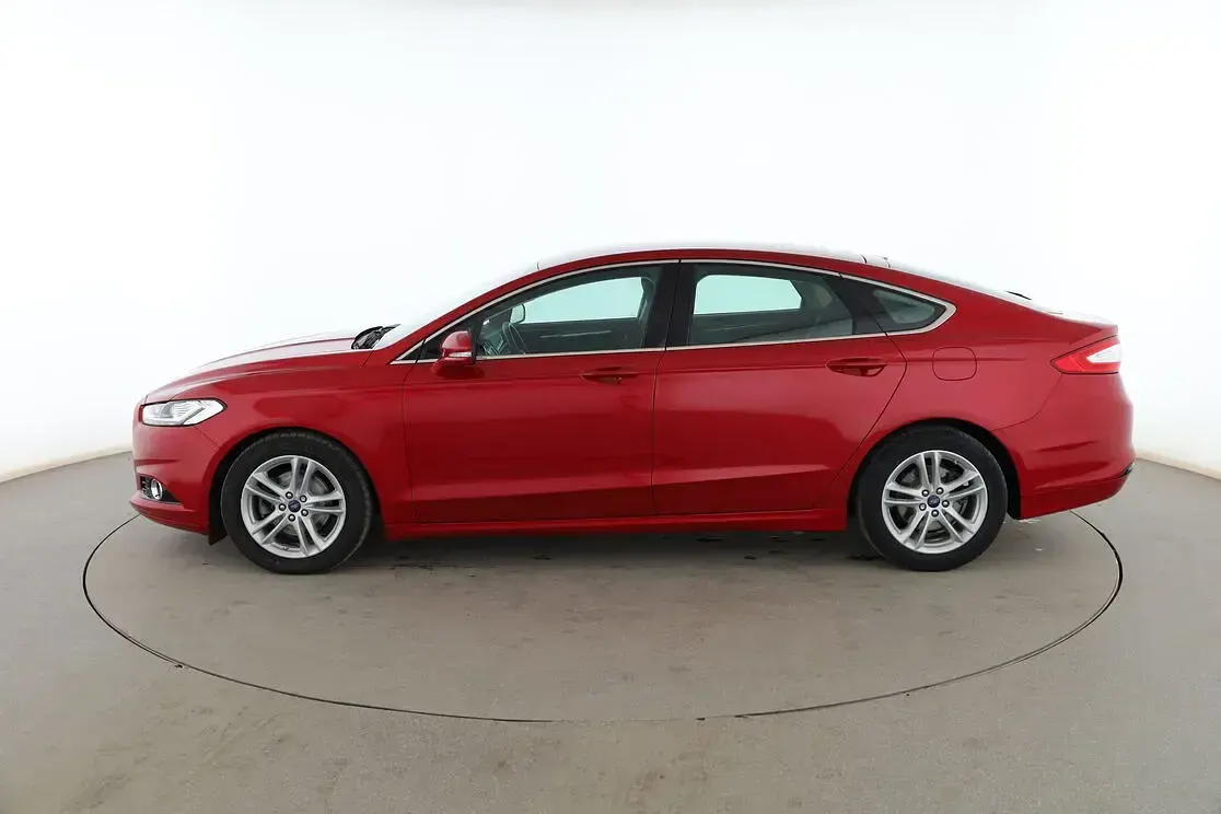 Usado Ford Mondeo Titanium 150 CV (110 kW) 2014 Rojo Berlina