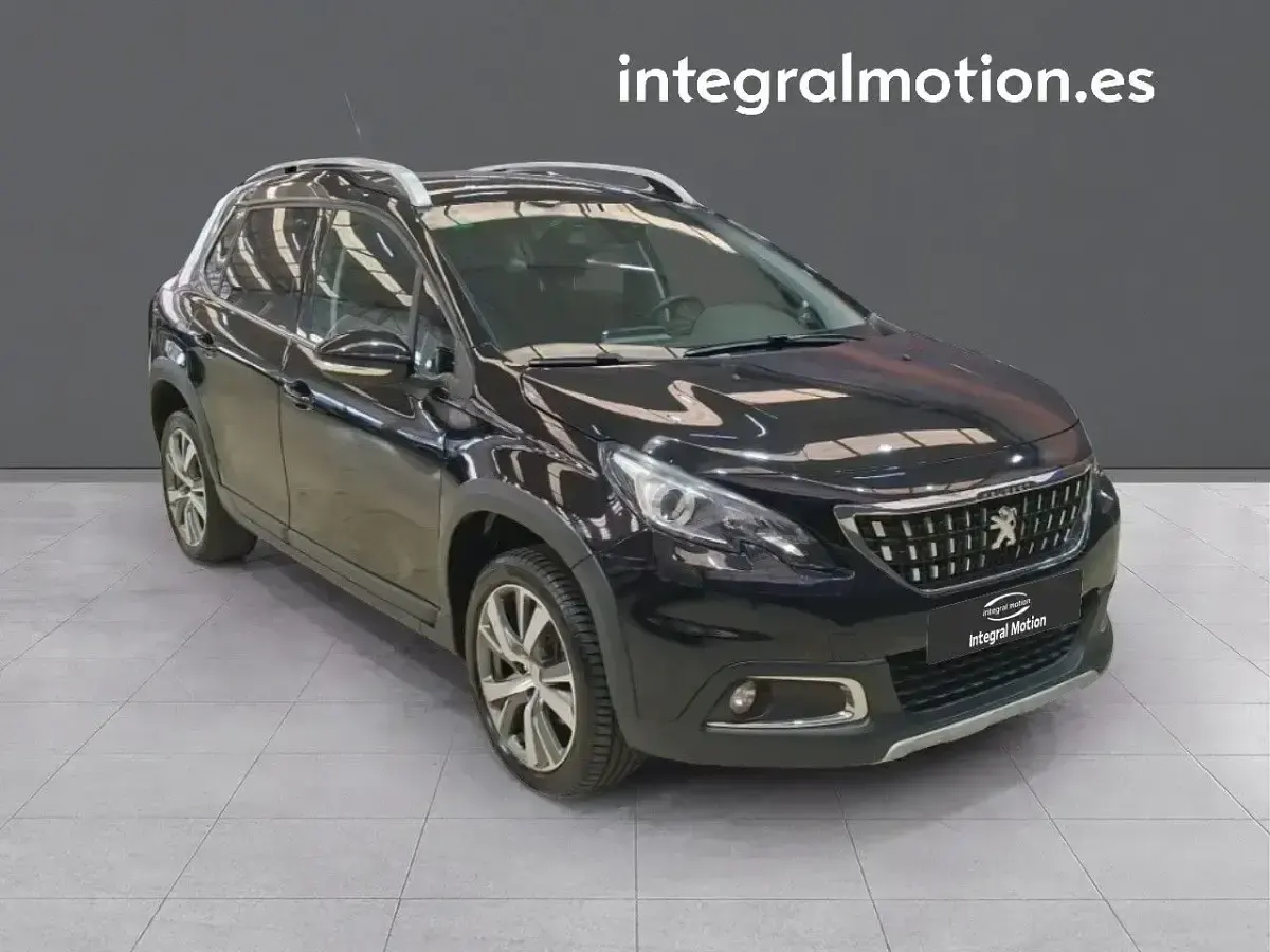 Usado Peugeot 2008 Allure 110 CV (80 kW) 2017 Negro SUV