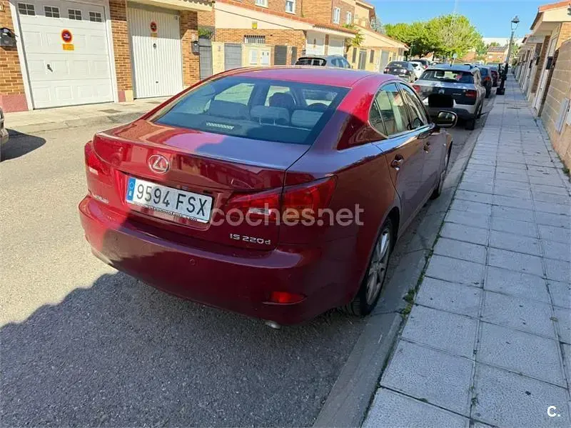 Usado Lexus IS220d Sport Line 177 CV (130 kW) 2007 Rojo Berlina