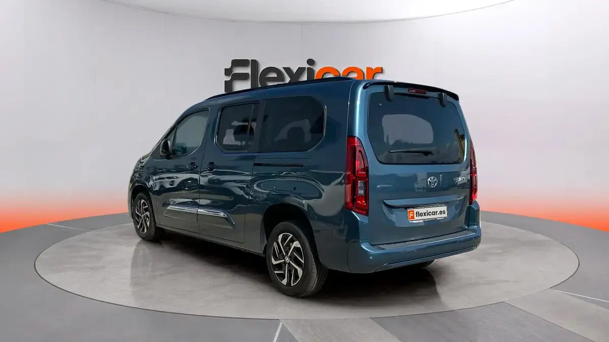 Usado Toyota Proace Verso Active 131 CV (96 kW) 2025 Verde Familiar