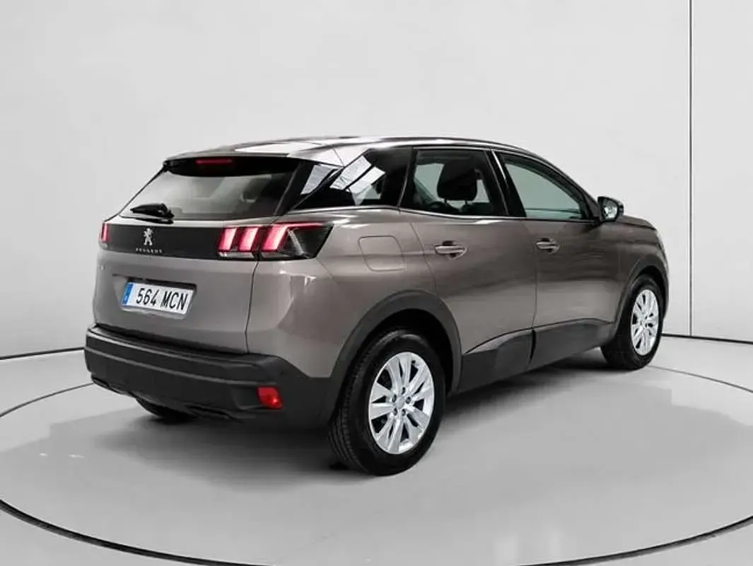 Usado Peugeot 3008 Active 131 CV (96 kW) 2022 Gris SUV