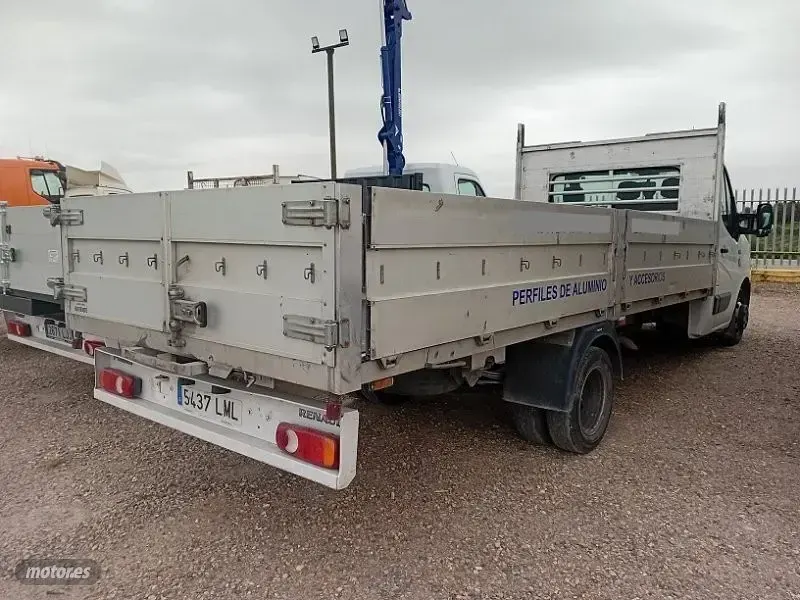 Usado Renault Master 165 CV (121 kW) 2021 Blanco Monovolumen