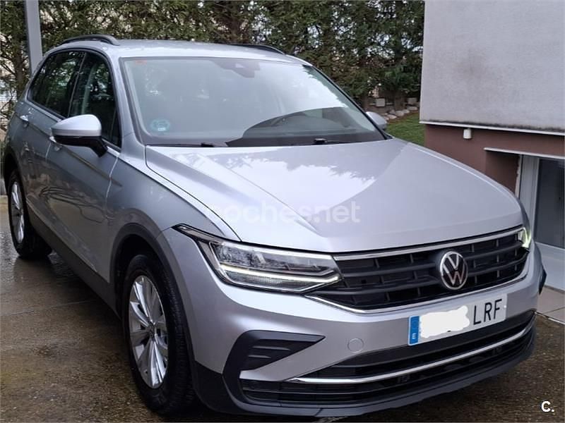 Usado VW Tiguan 130 CV (95 kW) 2021 Gris / plata SUV
