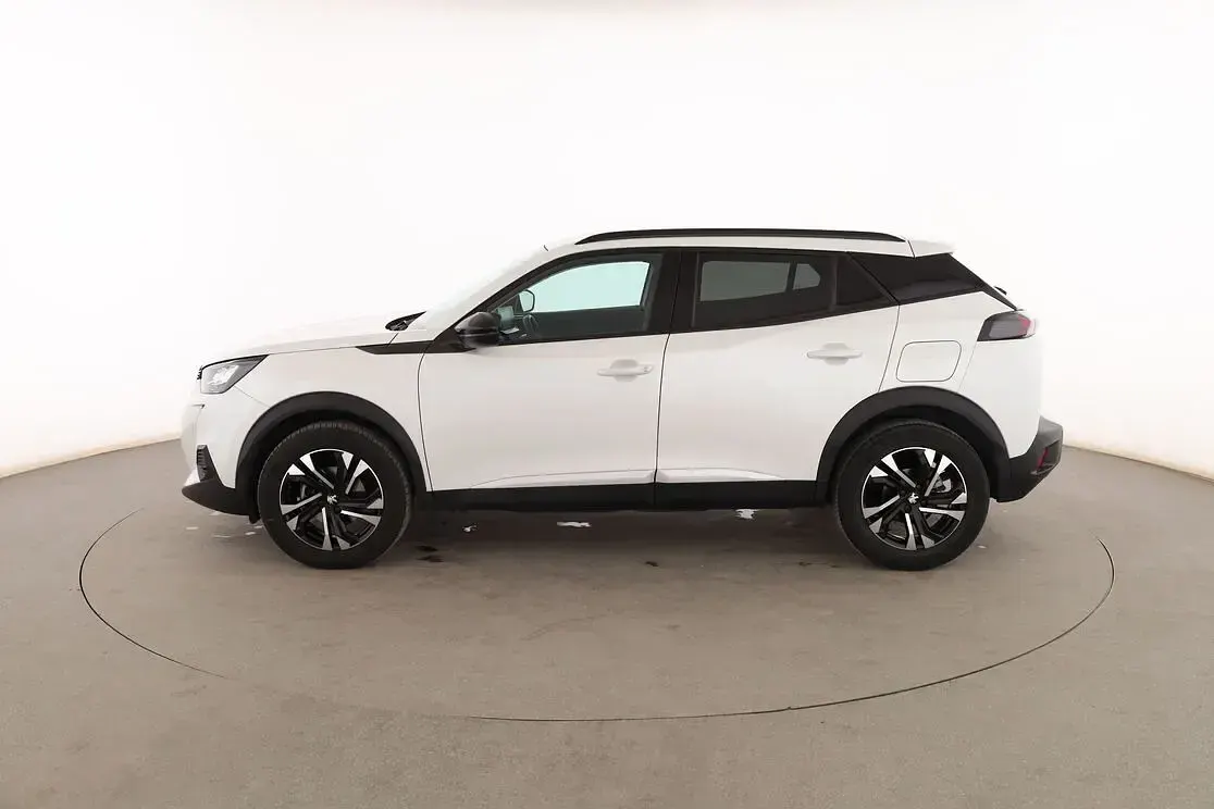 Usado Peugeot 2008 Allure 131 CV (96 kW) 2022 Blanco SUV