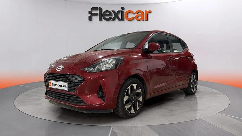 Usado Hyundai i10 67 CV (49 kW) 2023 Rojo Utilitario