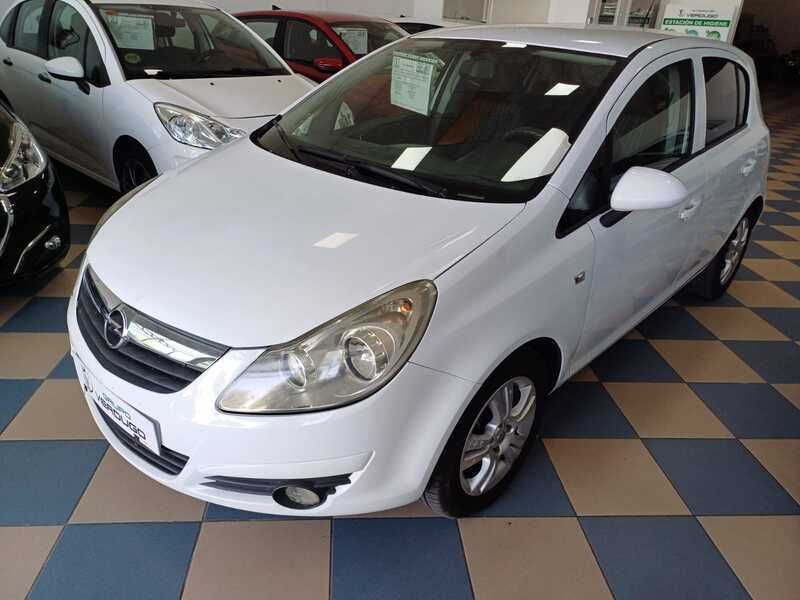 Blanco Usado 2009 Opel Corsa Essentia Utilitario | 4500 € (Precio justo) - Imagen 1/4