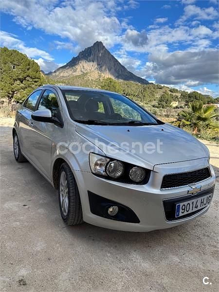 Gris / plata Usado 2012 Chevrolet Aveo LTZ Berlina | 5000 € (Buen precio) - Imagen 1/4