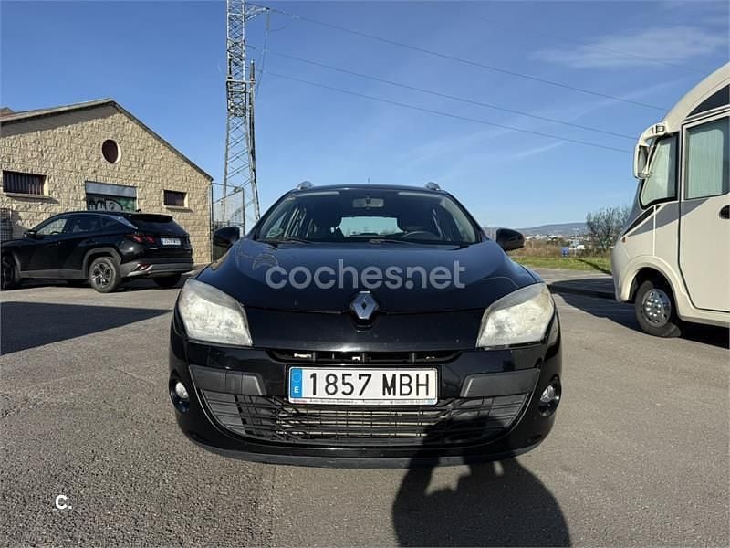 Usado Renault Mégane GrandTour Dynamique 110 CV (80 kW) 2012 Negro Familiar