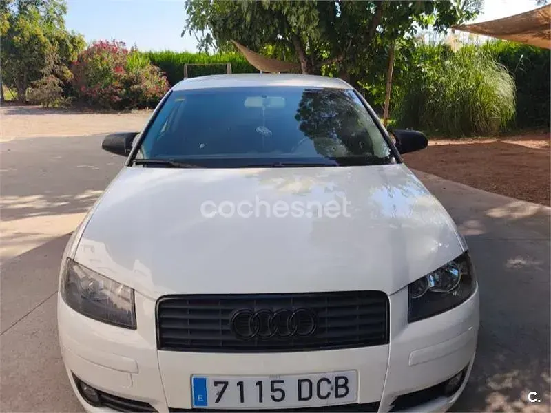 Usado Audi A3 Ambition 100 CV (73 kW) 2004 Blanco Utilitario