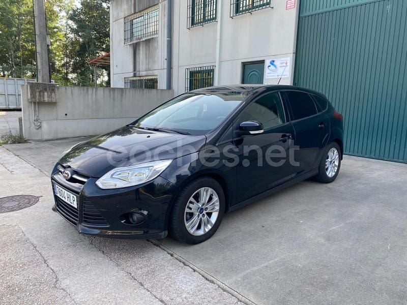 Negro Usado 2012 Ford Focus Trend Berlina | 4499 € (Buen precio) - Imagen 1/4