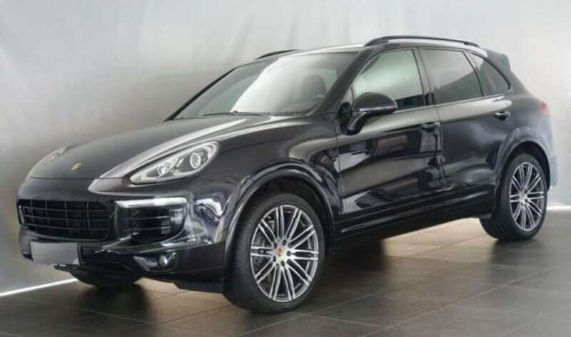 Negro Usado 2015 Porsche Cayenne SUV | 52.100 € - Imagen 1/4