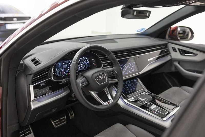Usado Audi Q8 S-line plus 381 CV (280 kW) 2023 Rojo SUV