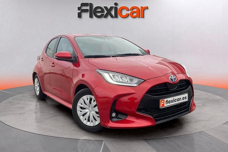Rojo Usado 2023 Toyota Yaris Hybrid Active Berlina | 17.490 € (Super precio) - Imagen 1/4