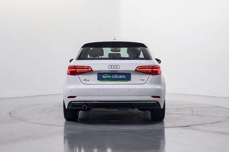 Usado Audi A3 Sportback Design 116 CV (85 kW) 2018 Blanco Utilitario