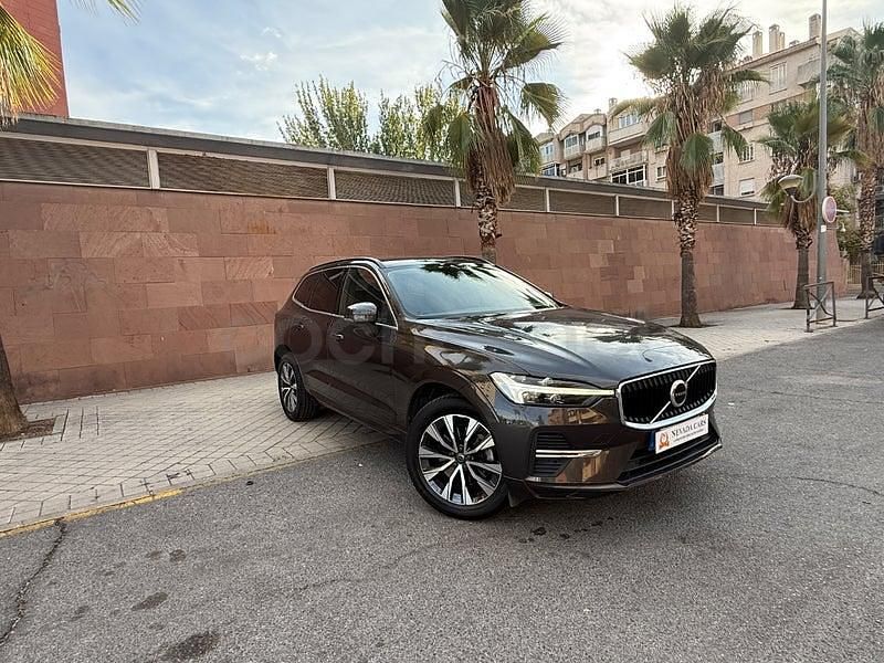 Używany Volvo XC60 Core 197 KM (144 kW) 2021 Czarny SUV
