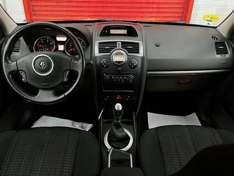 Usado Renault Mégane II Privilege 131 CV (96 kW) 2007 Beige Utilitario