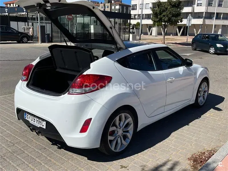 Usado Hyundai Veloster Sport 140 CV (102 kW) 2011 Blanco Utilitario