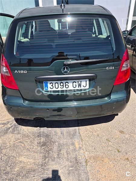 Usado Mercedes A180 Exclusive 109 HP (80 kW) 2010 Verde Monovolume