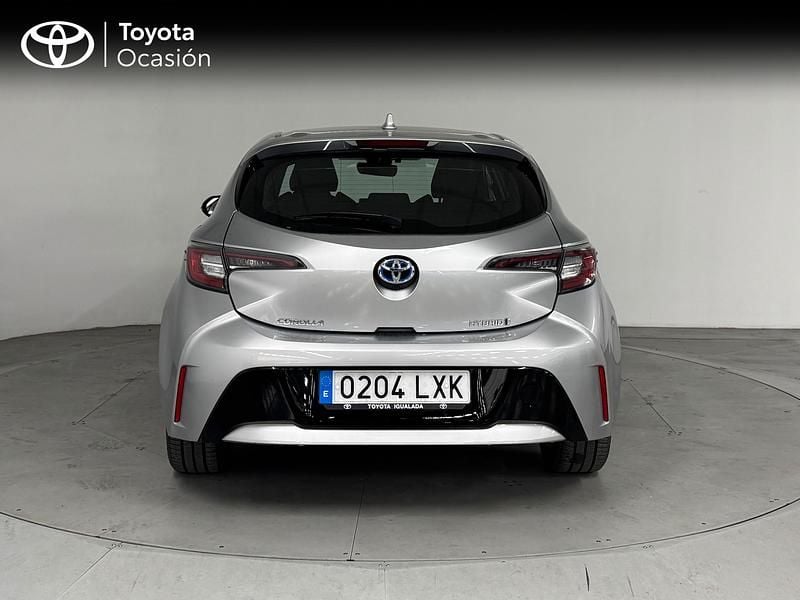 Usado Toyota Corolla Active 122 CV (89 kW) 2022 Gris / plata Berlina