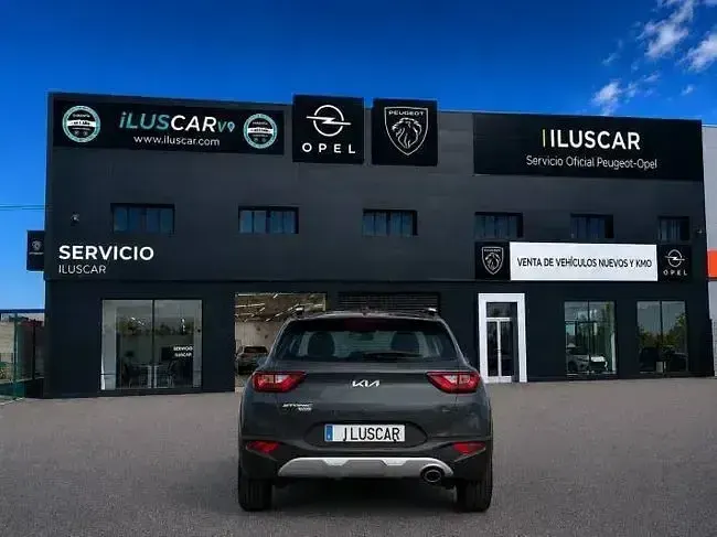 Usado Kia Stonic 120 CV (88 kW) 2021 Perennial grey SUV