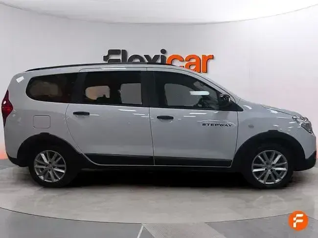 Usado Dacia Lodgy Comfort 115 CV (84 kW) 2021 Blanco Monovolumen