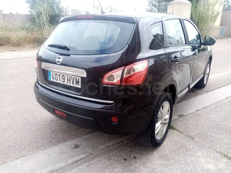 Usado Nissan Qashqai Visia 163 CV (119 kW) 2015 Negro SUV