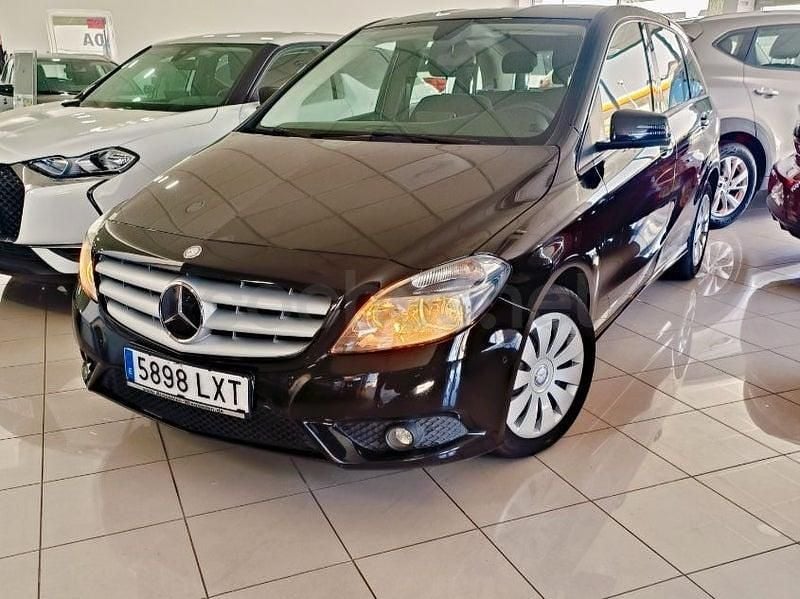 Usado Mercedes B200 136 CV (100 kW) 2014 Negro Monovolumen