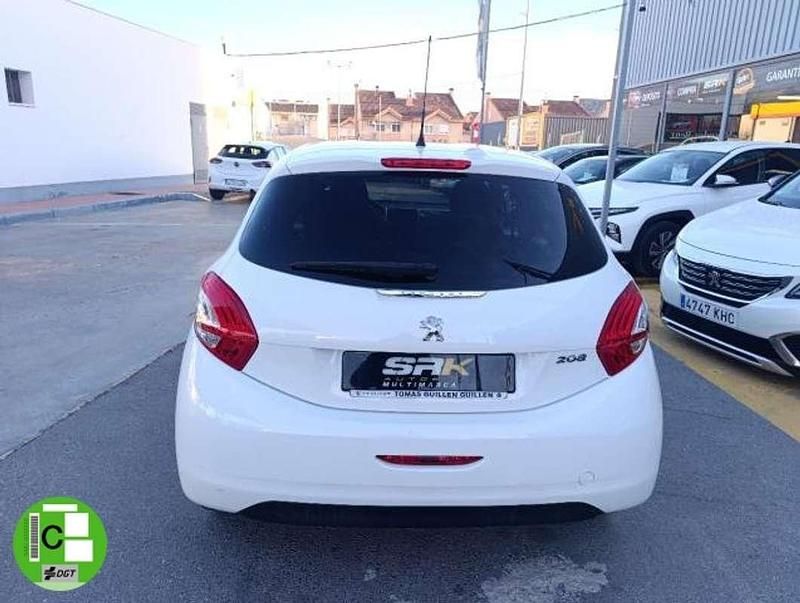 Usado Peugeot 208 Style 82 CV (60 kW) 2014 Blanco Utilitario