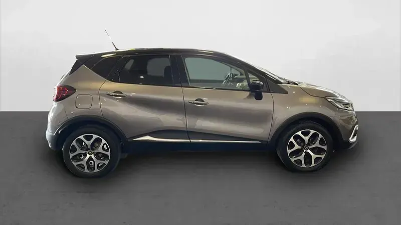 Usado Renault Captur Zen 110 CV (80 kW) 2017 Gris SUV